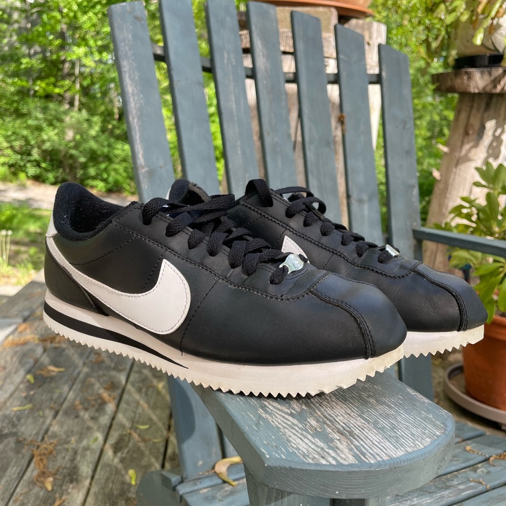 Nike Cortez Black/White - Size 8